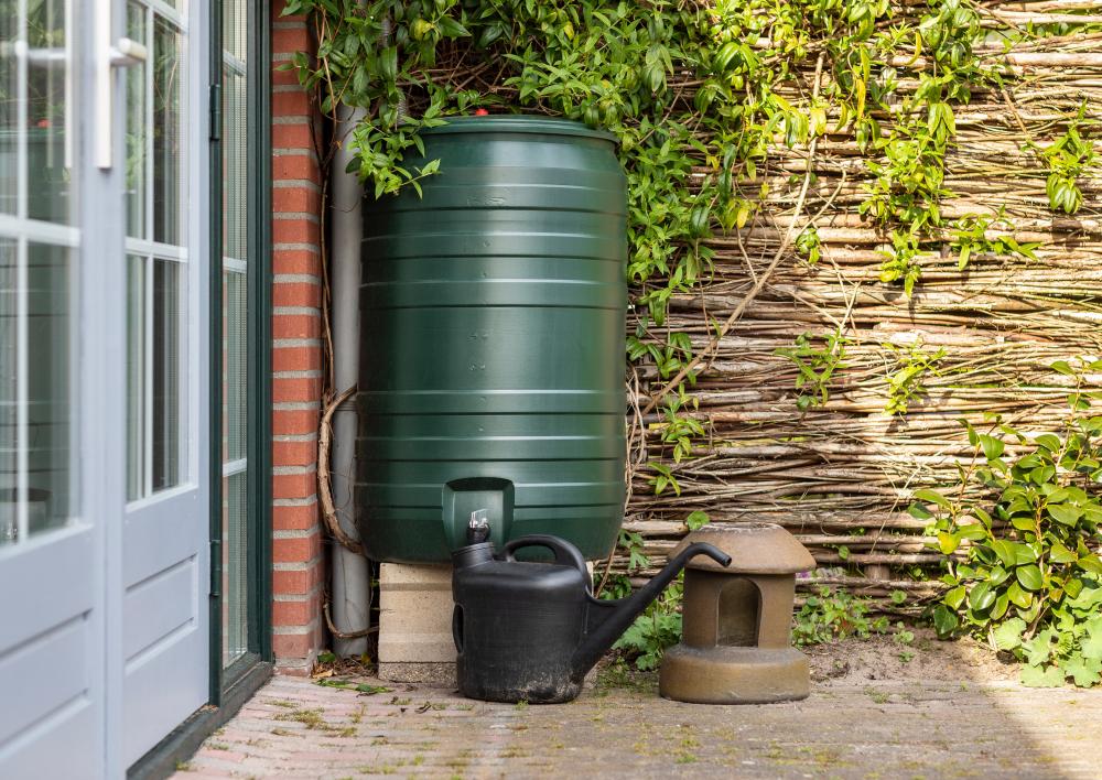 Regenton in tuin