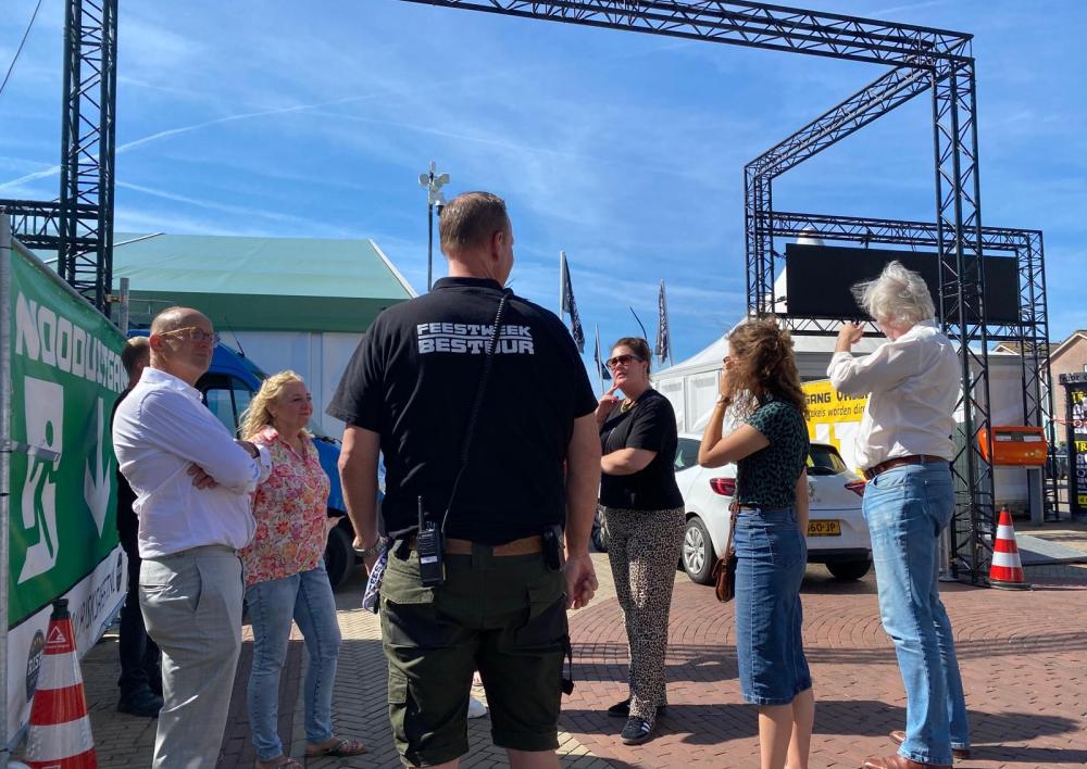 Rondleiding feestweek 2025 buiten
