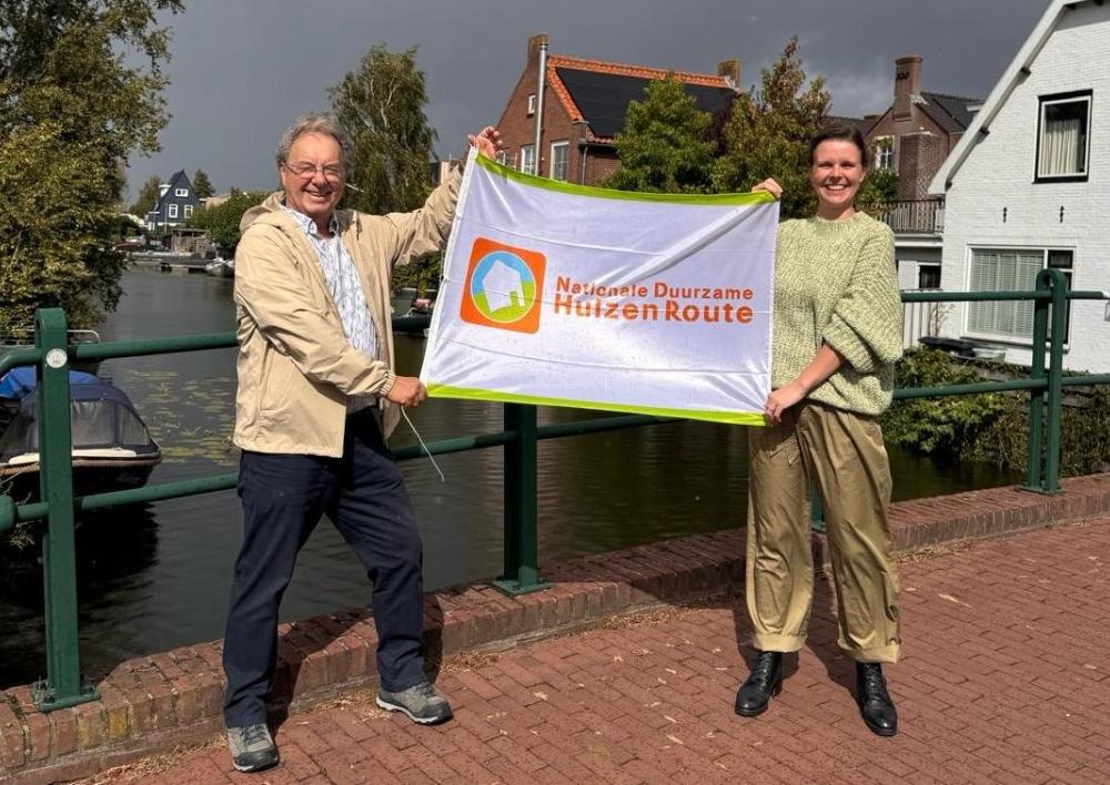 Klimaatburgemeester Theo Bergonje en Maartje de Meer, adviseur energietransitie Aalsmeer. 