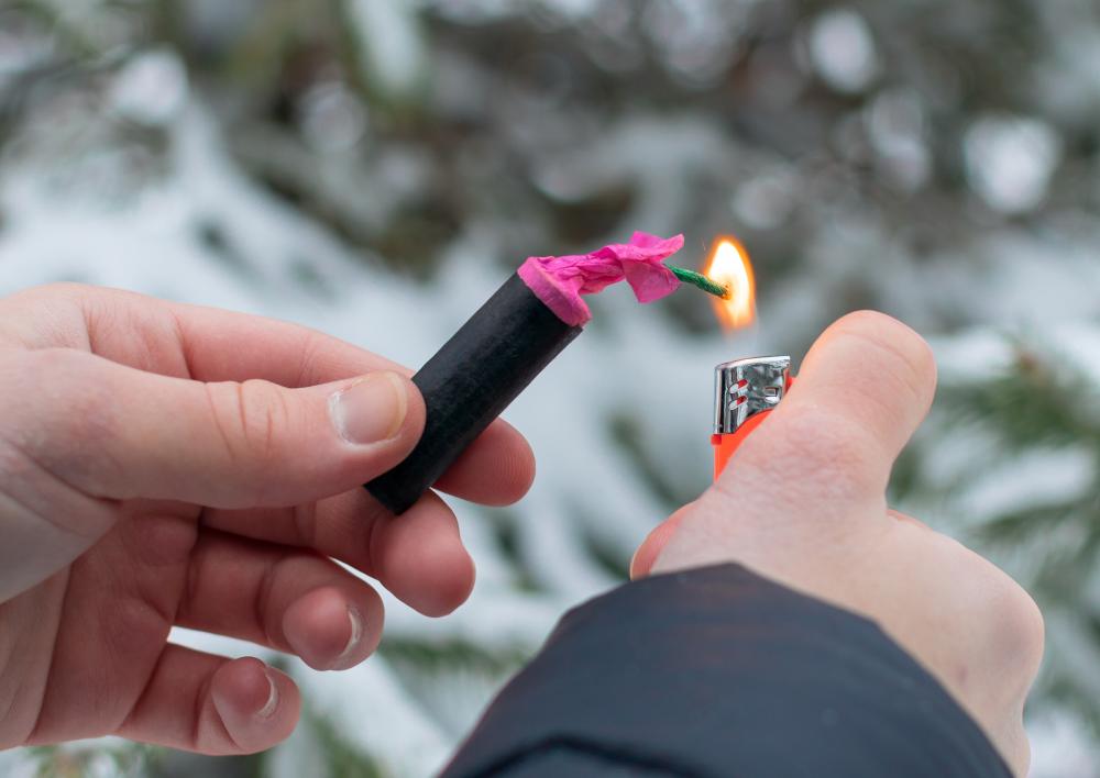 Wees voorzichtig met vuurwerk afsteken. 