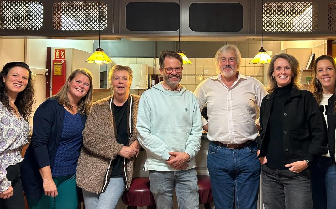 Wethouder met het bestuur