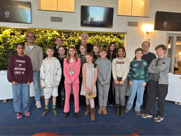 De kinderraad met gasten